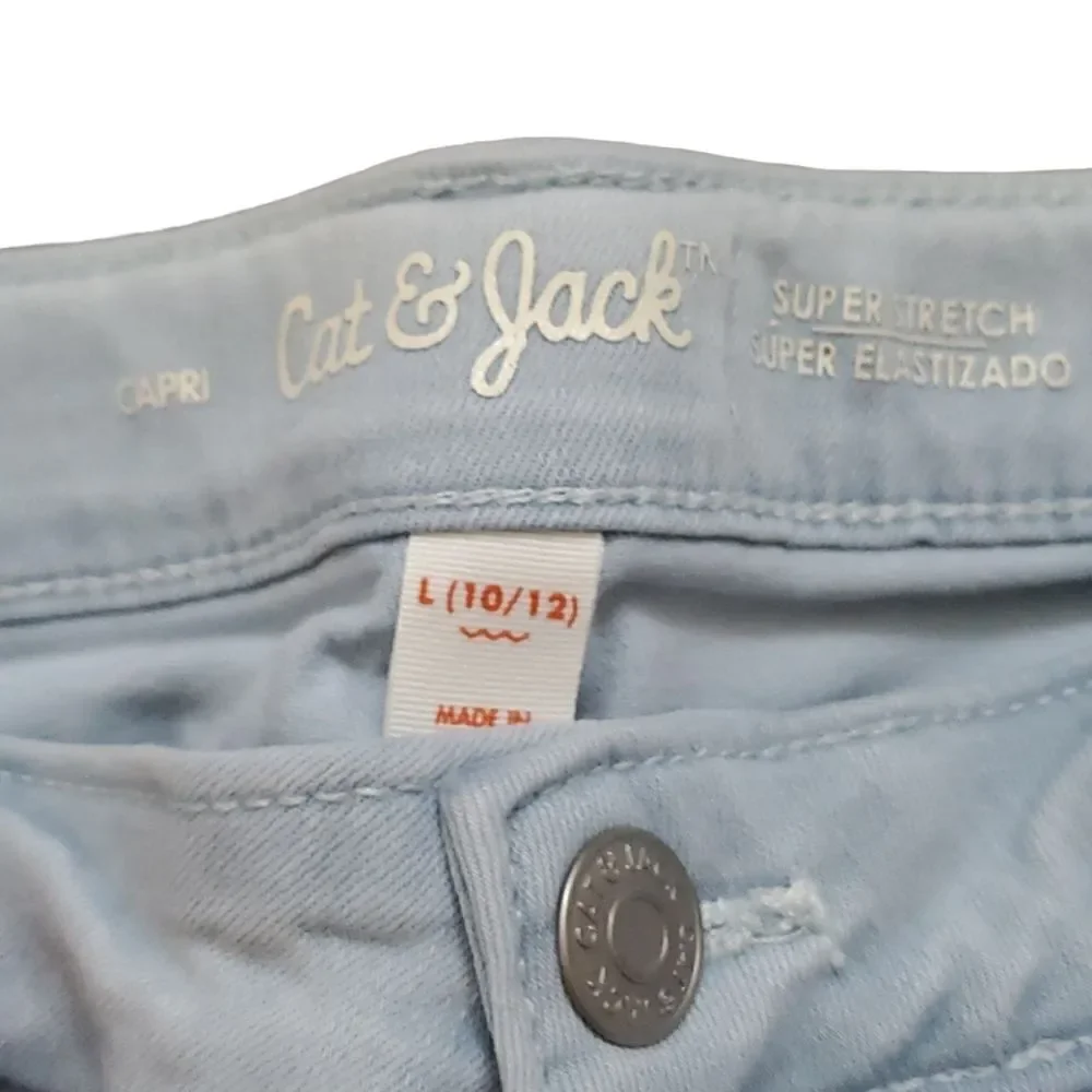Cat & Jack Girls Size 10/12 Light Blue Super Stretch Capri Jeans